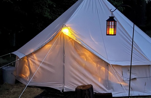 Vashon Island Location De VR | Glamping Bell Tent with Amazing Views of Cascades, Salish Sea & Mt Rainier