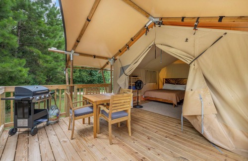 Onalaska Location De VR | Glamping Escape on Lake Livingston