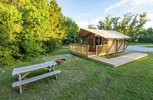 Onalaska Location De VR | Glamping Escape on Lake Livingston