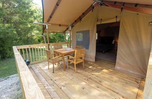 Onalaska Location De VR | Glamping Escape on Lake Livingston