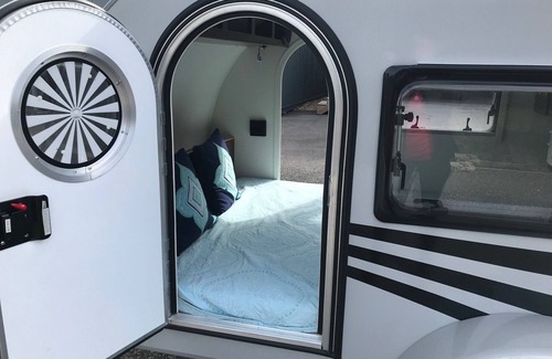 Wetmore Maison | Glamping dans une remorque en forme de larme
