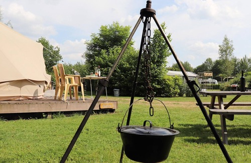Twijzel Maison | 2x tente ceinture glamour retour aux sources l'une à côté de l'autre
