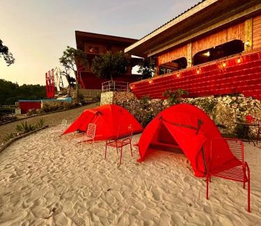 Gunung Kidul Hôtel | Glamping Omah Kayu at Watu Paris Jogja