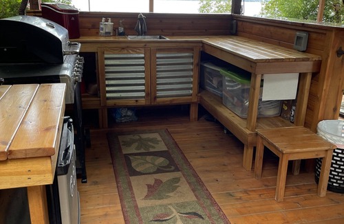 Tillicum Cabine | Glamping on the Puget Sound - Small Waterfront Cabin