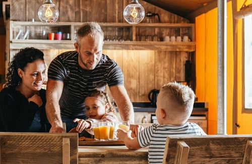 Beerze Cabine | Glamping on the river side