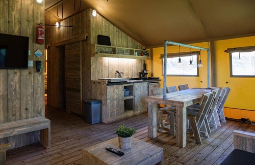 Beerze Cabine | Glamping on the river side