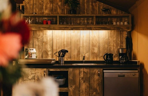 Beerze Cabine | Glamping on the river side
