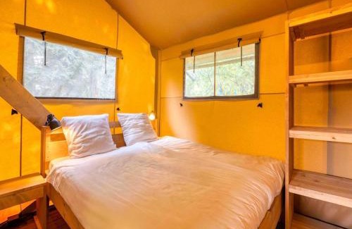 Signy-lAbbaye Appartement | Glamping Tent in the Ardennes