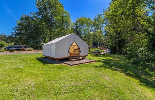Eastsound Location De VR | Glamping Tent with Partial Ocean Views - 1 min walk to beach!