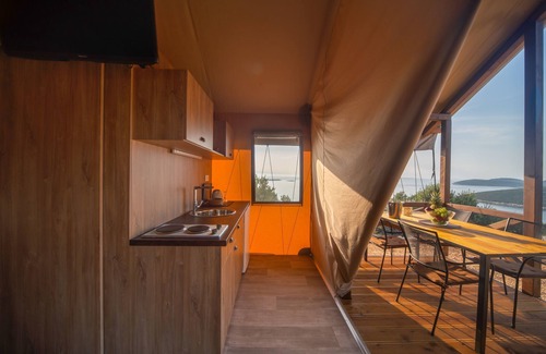 Veli Losinj Maison | Glamping Tents and Mobile Homes Trasorka - Campsite