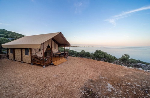 Veli Losinj Maison | Glamping Tents and Mobile Homes Trasorka - Campsite