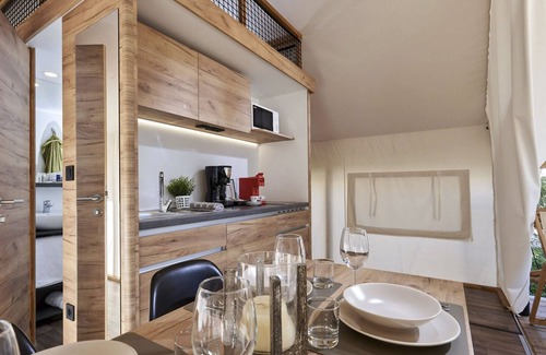 Mol Maison | Glampingtent Kiezel Lodge 4 by Interhome