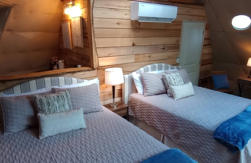 Sutton Station Balnéaire | GlampOut Resort - Elk River