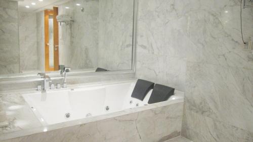 Yu Hua Tai Hôtel | Glarun Jinling Hotel