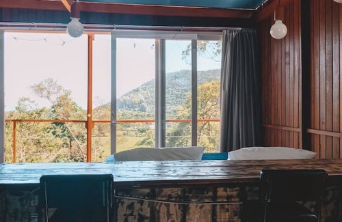 Pantano do Sul Maison | High Standard Glass House - Hosting with Purpose