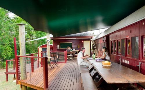 Glass House Mountains Cabine | Glass House Mountains Ecolodge