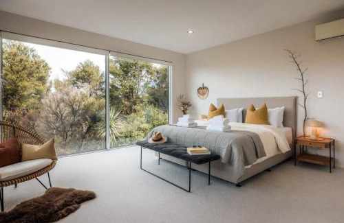 Waiheke Island Maison | Glasshouse - Coast & Country