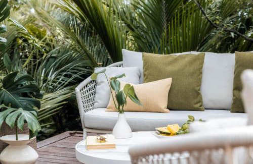 Waiheke Island Maison | Glasshouse - Coast & Country