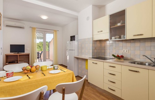 Milohnici Appartement | Glavotok by Interhome