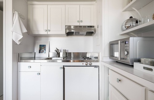 Maple City Appartement | Glen Arbor Riverfront Retreat: Steps to Beach!