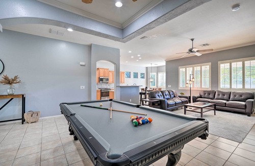 Rovey Farm Estates Maison | Glendale Getaway w/ Outdoor Pool + Gas Grill!