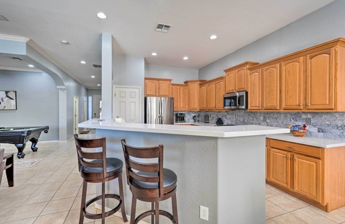 Rovey Farm Estates Maison | Glendale Getaway w/ Outdoor Pool + Gas Grill!