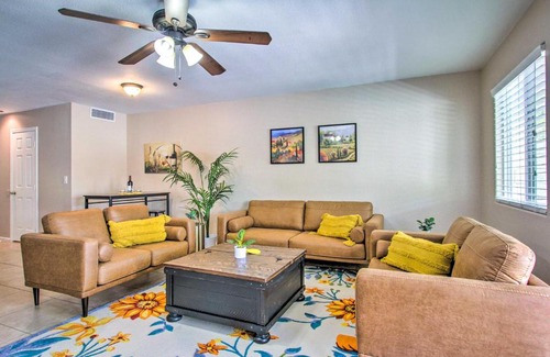 Arrowhead Ranch Maison | Glendale Home on Golf Course Backyard Oasis