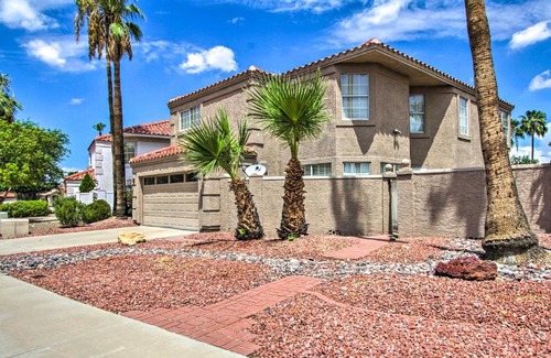 Arrowhead Ranch Maison | Glendale Home on Golf Course Backyard Oasis