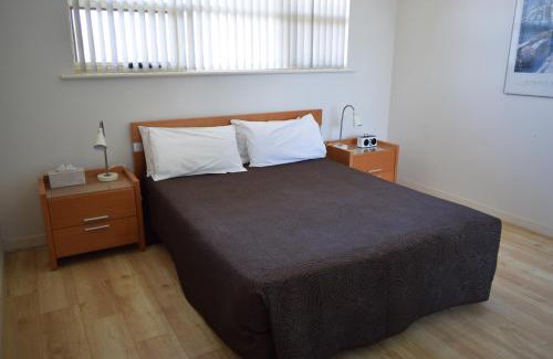 Glenelg Appartement | Glenelg Holiday Apartments - Corfu 200 meters to the beach Free Parking