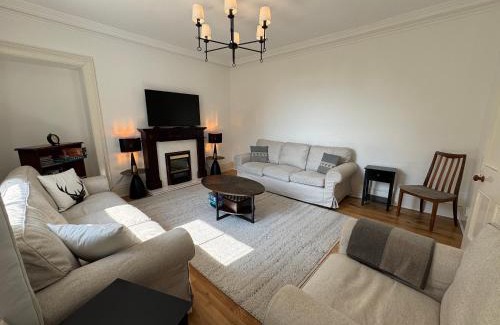West Laroch Maison | Glenrigh House - beautiful garden with old church ruin