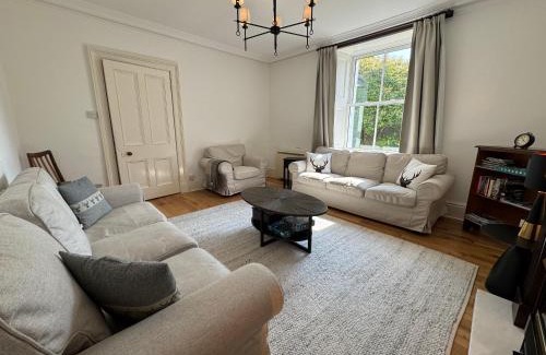 West Laroch Maison | Glenrigh House - beautiful garden with old church ruin