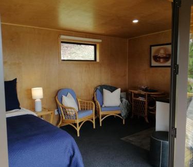 Akaroa Lit Et Petit-Déjeuner | Glenwood Akaroa Bush Retreat - Totara Hut
