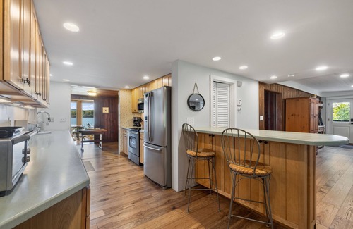 Laconia Maison | Glistening Waters On Lake Winnisquam