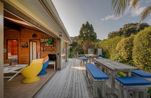 Hahei Maison | Glo's Place - Hahei Holiday Home