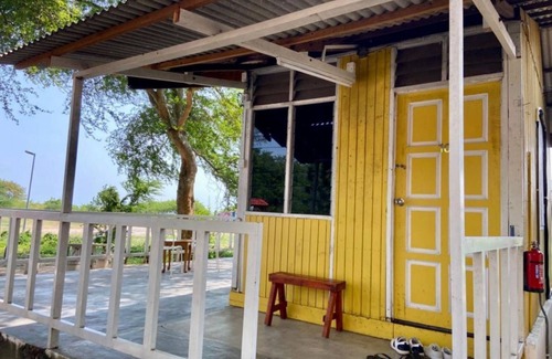 Tanjung Kling Chalet De Ski | Global Star Chalet