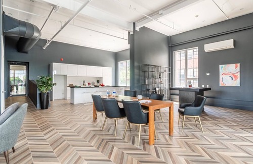 Kirkendall North Appartement | UV Disinfected Rosebud 2Br Loft Free Parking Gym