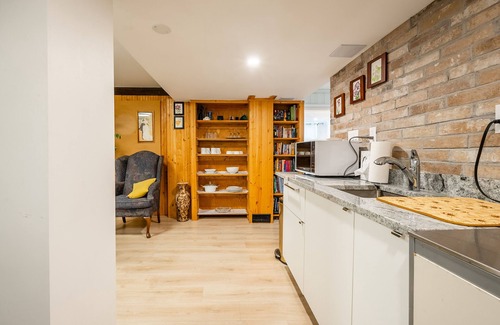 West Oakville Appartement | GLOBALSTAY Sunny Basement Brontë park
