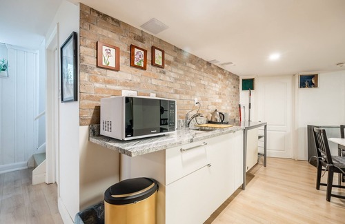 West Oakville Appartement | GLOBALSTAY Sunny Basement Brontë park