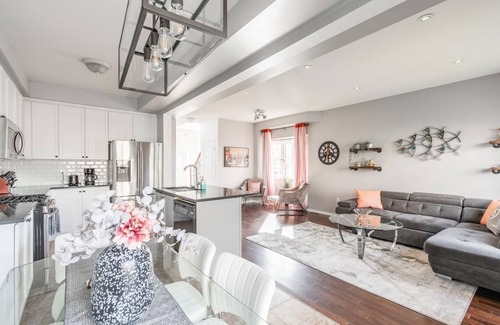 Stoney Creek Villa | GLOBALSTAY. Unique 3BR 2.5BA Townhome.HOT TUB, SAUNA,GYM,BBQ