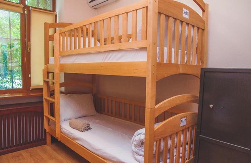 Solomjanskyj Auberge | Globus Hostel