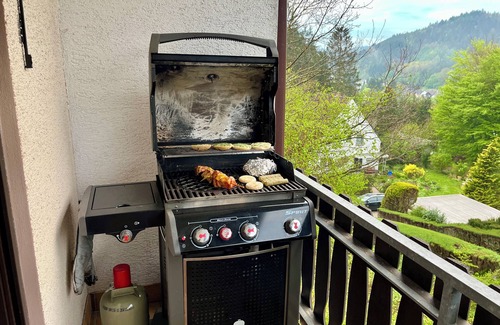 Hinterweidenthal Appartement | Glockenhornquelle vacation home - right on the edge of the forest
