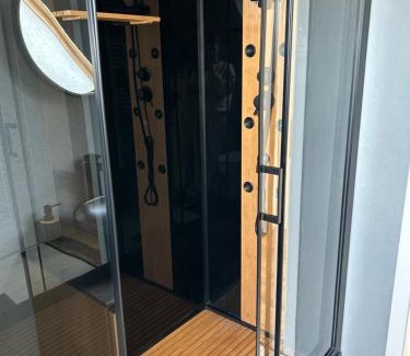 Calatele Chalet De Ski | Gloria’s Cabin - A frame cabin