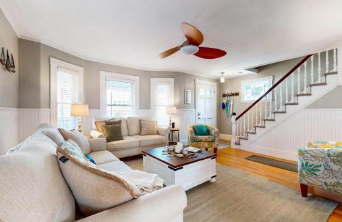 Gloucester Maison | Gloucester Coastal Gem