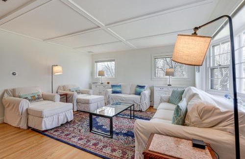 Gloucester Maison | Gloucester Home with Large Yard 1 Mi to Beach!