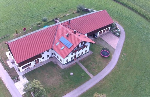 Saaldorf-Surheim Appartement | Glück vacation apartment, 110 m², with gallery and mountain view