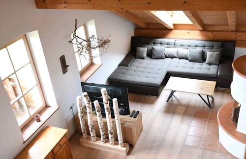 Saaldorf-Surheim Appartement | Glück vacation apartment, 110 m², with gallery and mountain view