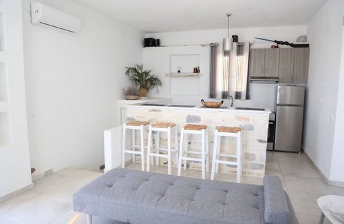 Piso Livadi Villa | Glymar