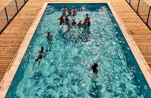 Meymac Cabine | Glynns at Club Correze