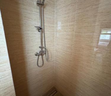 Inwald Maison | Gościniec Grek Zorba - pokoje i domki 4 osobowe - 16km od Zator Energylandia