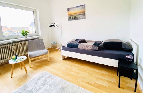 Pfalzdorf Appartement | GO02 4 room apartment with balcony & garden